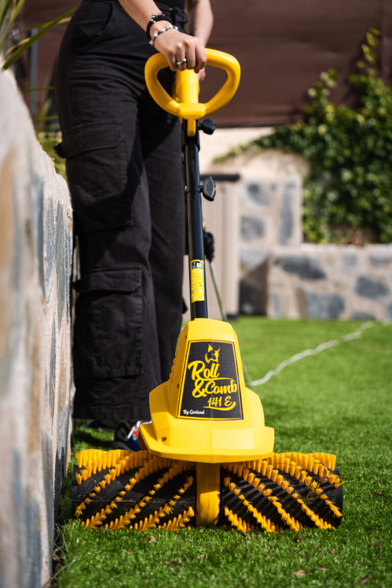 Turf Combs Electric artificial grass comber 141 E | Roll&Comb
