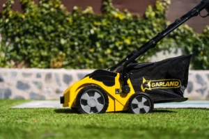 Peinadora barredora de cesped artificial